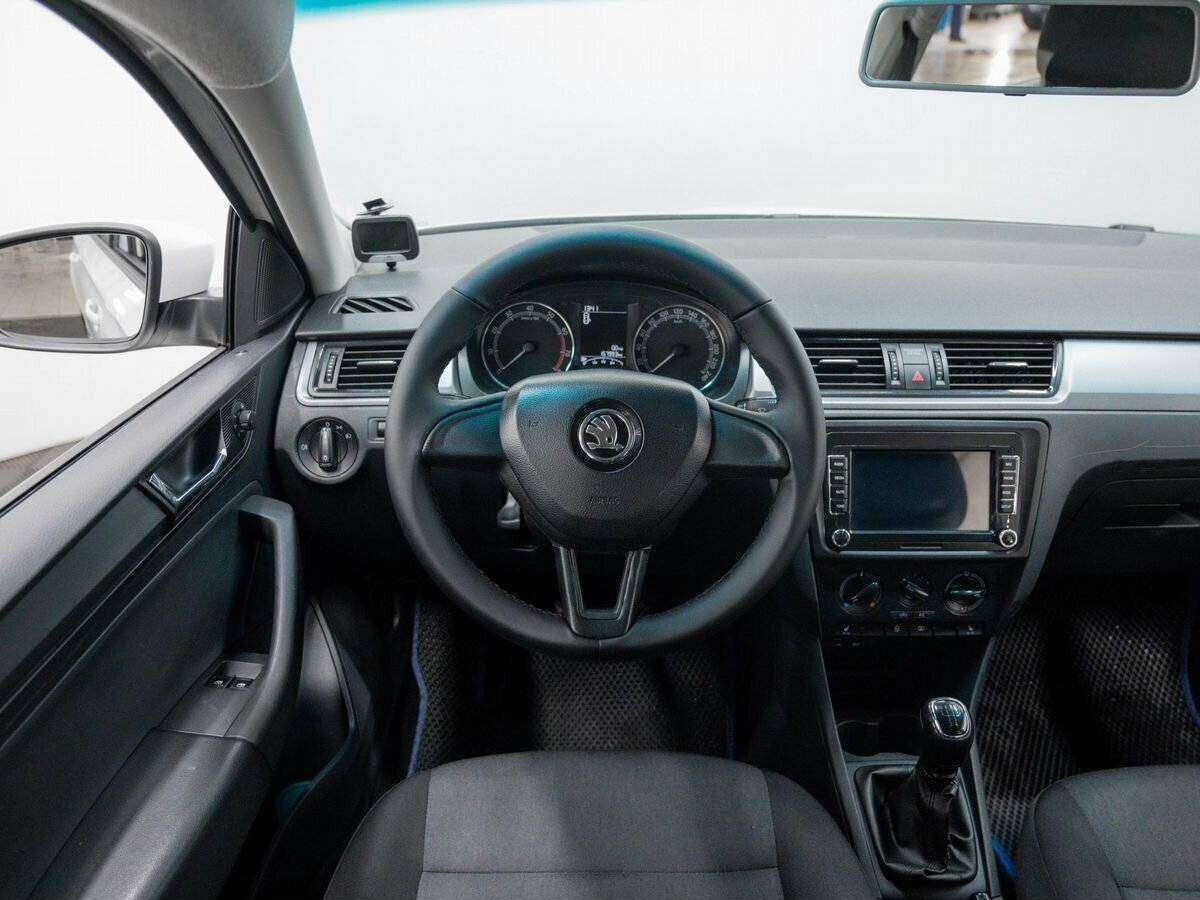 Купить Skoda Rapid, 2017, 157 992 км, фото №15