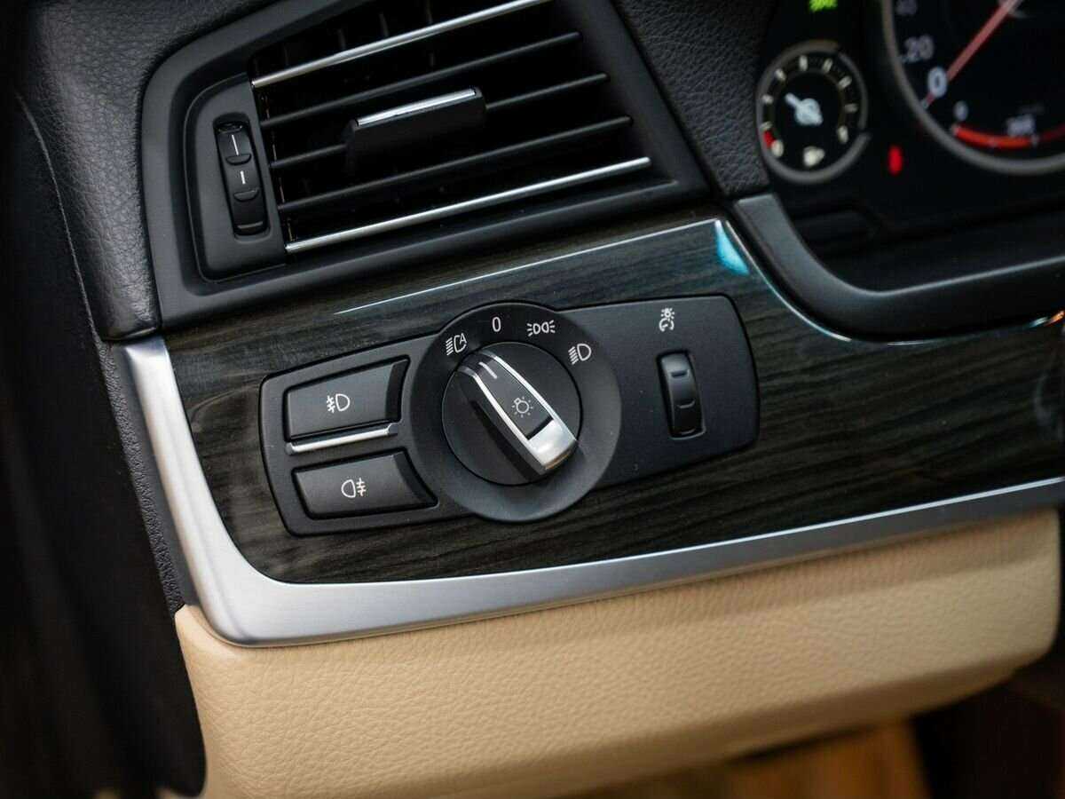 Купить BMW 5 серии 530d xDrive, 2013, 143 241 км, фото №16