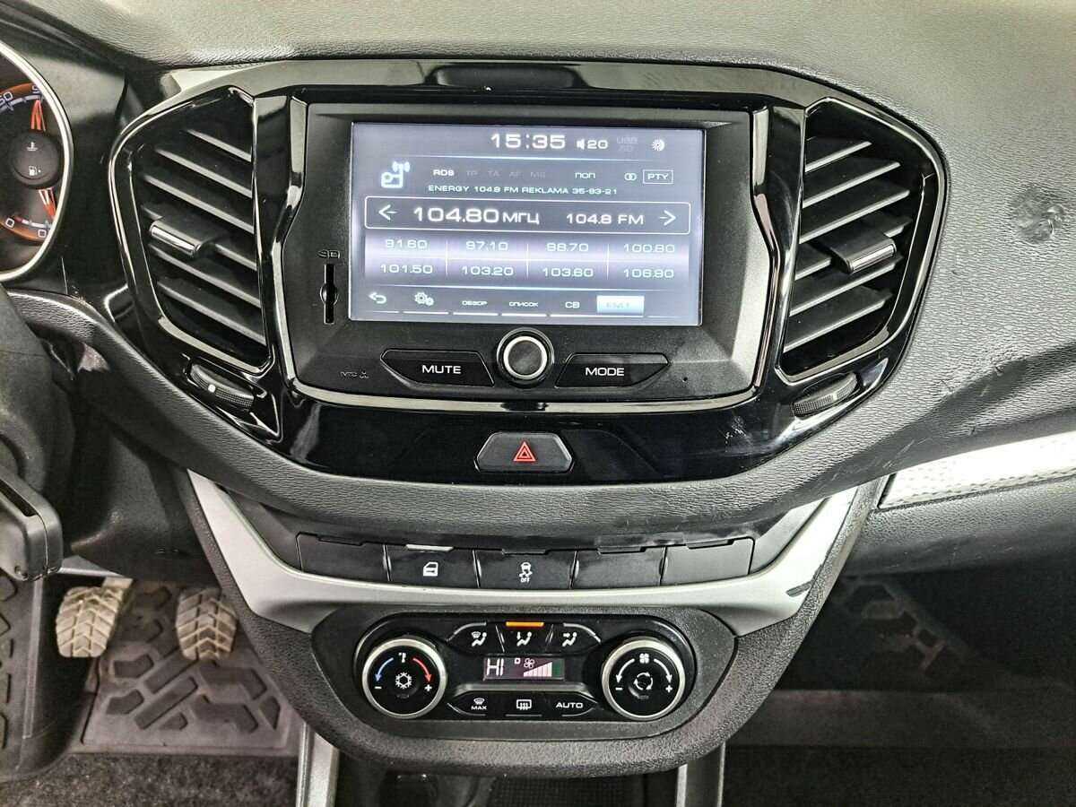 Купить Lada (ВАЗ) Vesta SW Cross, 2018, 179 216 км, фото №13