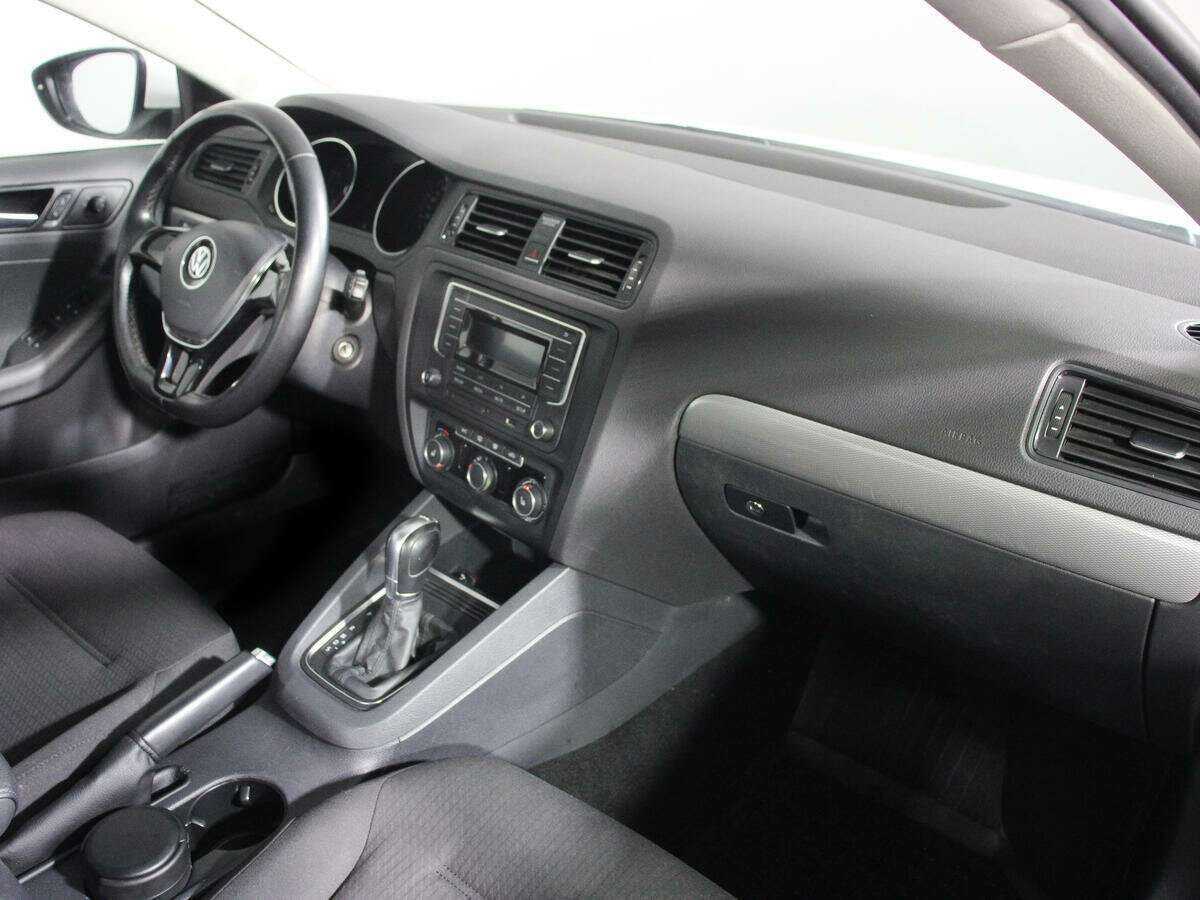 Купить Volkswagen Jetta, 2016, 101 196 км, фото №9