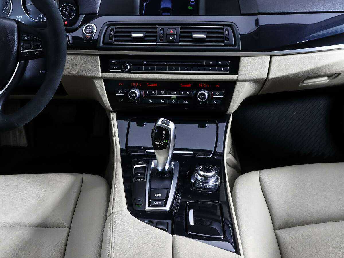 Купить BMW 5 серии 520i, 2012, 190 000 км, фото №16