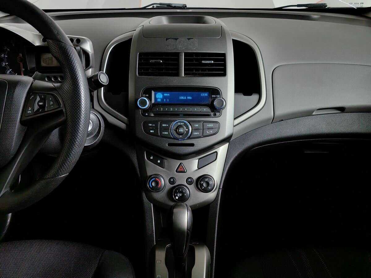 Купить Chevrolet Aveo, 2012, 120 318 км, фото №9