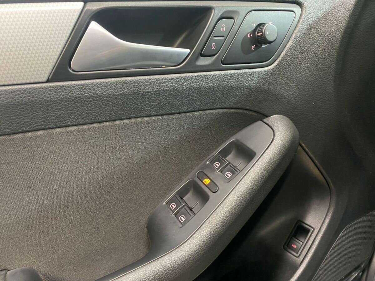 Купить Volkswagen Jetta, 2013, 125 800 км, фото №16