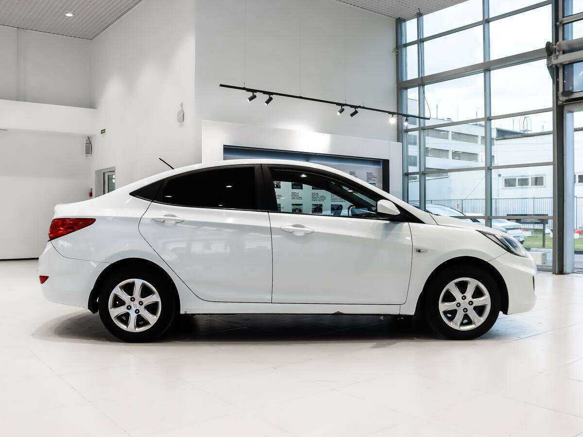 Купить Hyundai Solaris, 2012, 124 753 км, фото №4