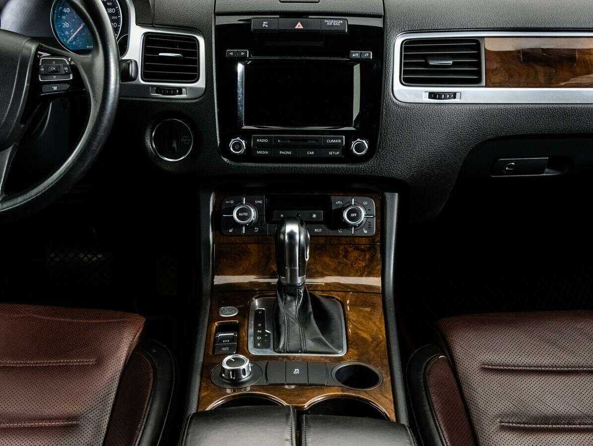 Купить Volkswagen Touareg, 2012, 229 375 км, фото №11