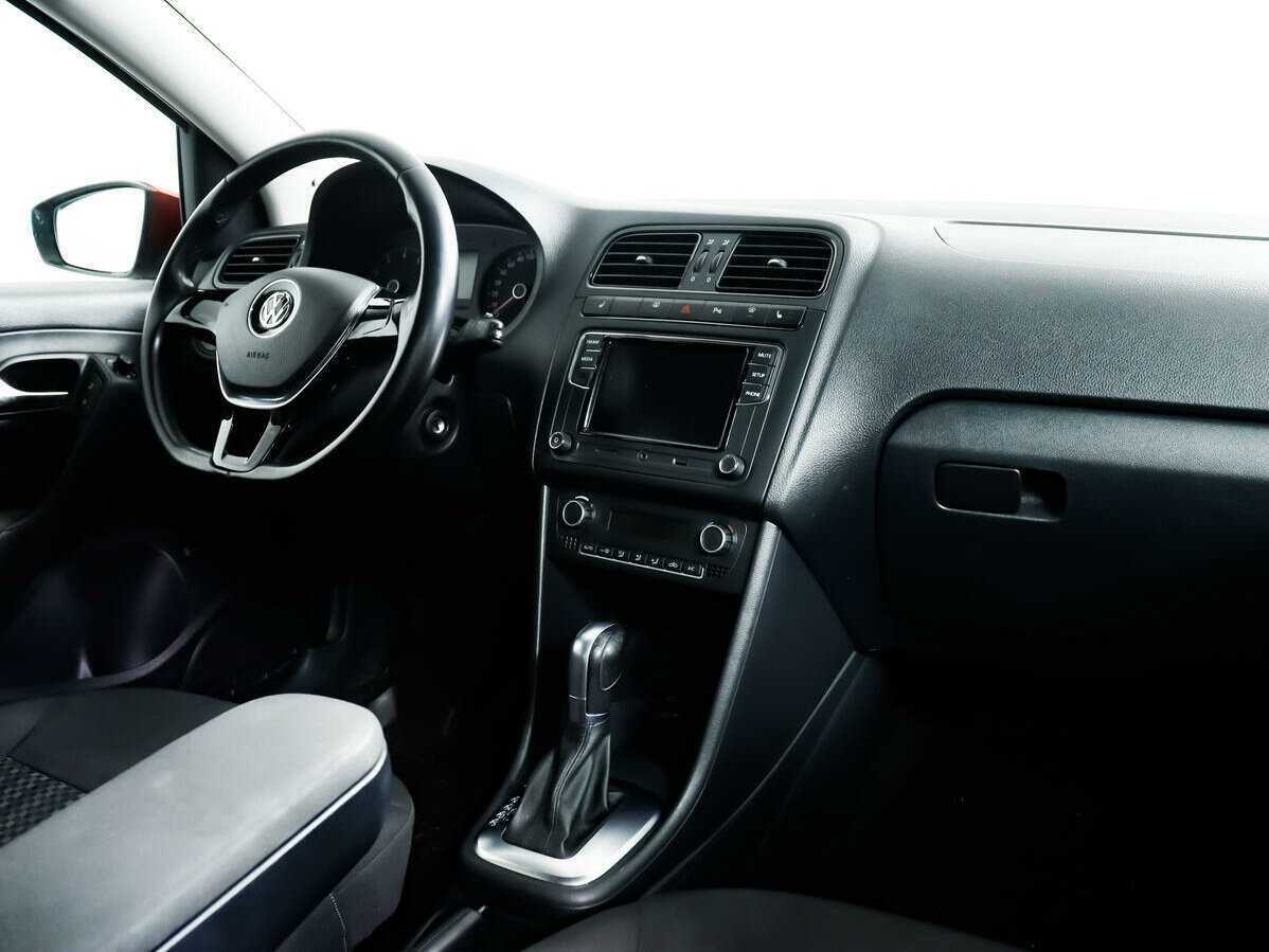 Купить Volkswagen Polo, 2015, 78 240 км, фото №9