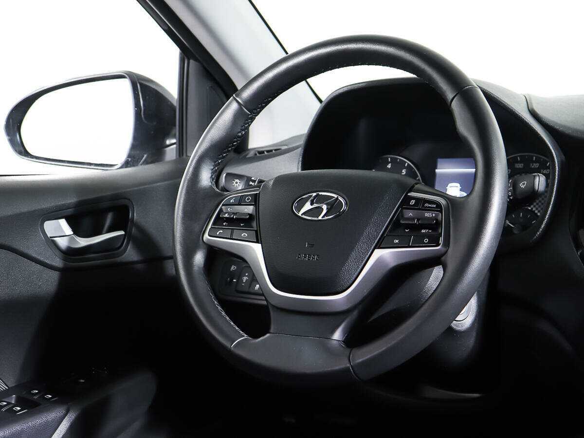Купить Hyundai Solaris, 2022, 45 761 км, фото №17