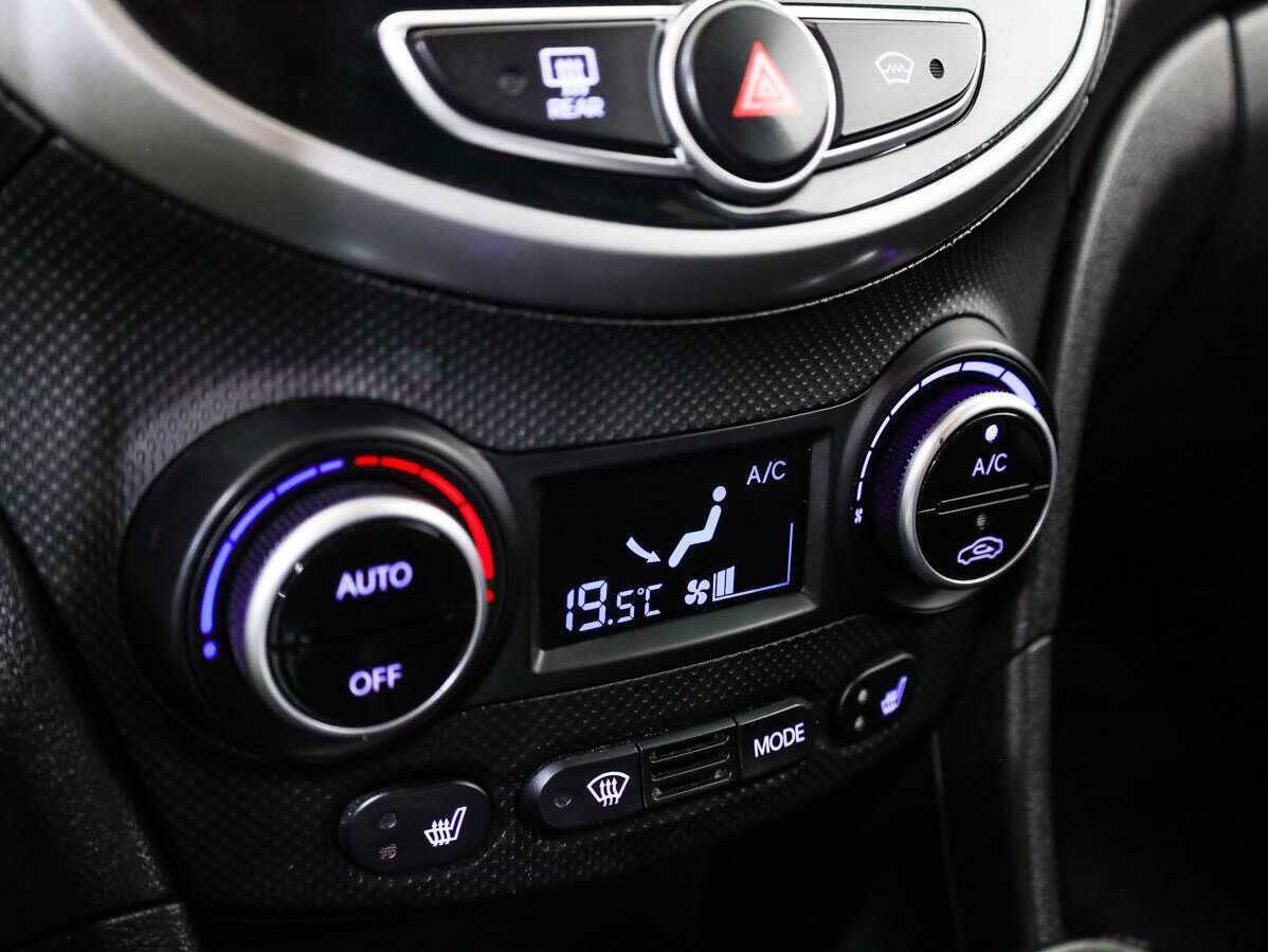 Купить Hyundai Solaris, 2015, 268 928 км, фото №15