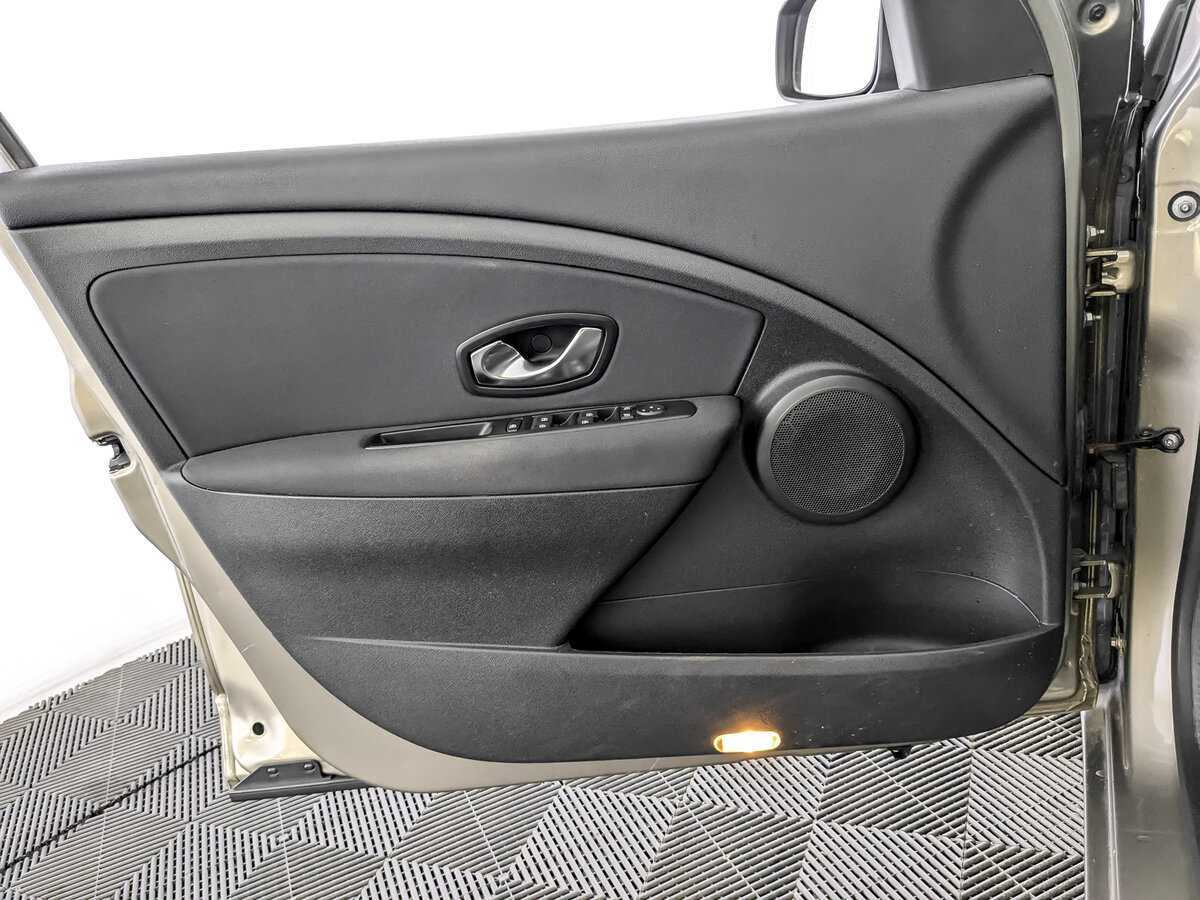 Купить Renault Fluence, 2012, 123 964 км, фото №15