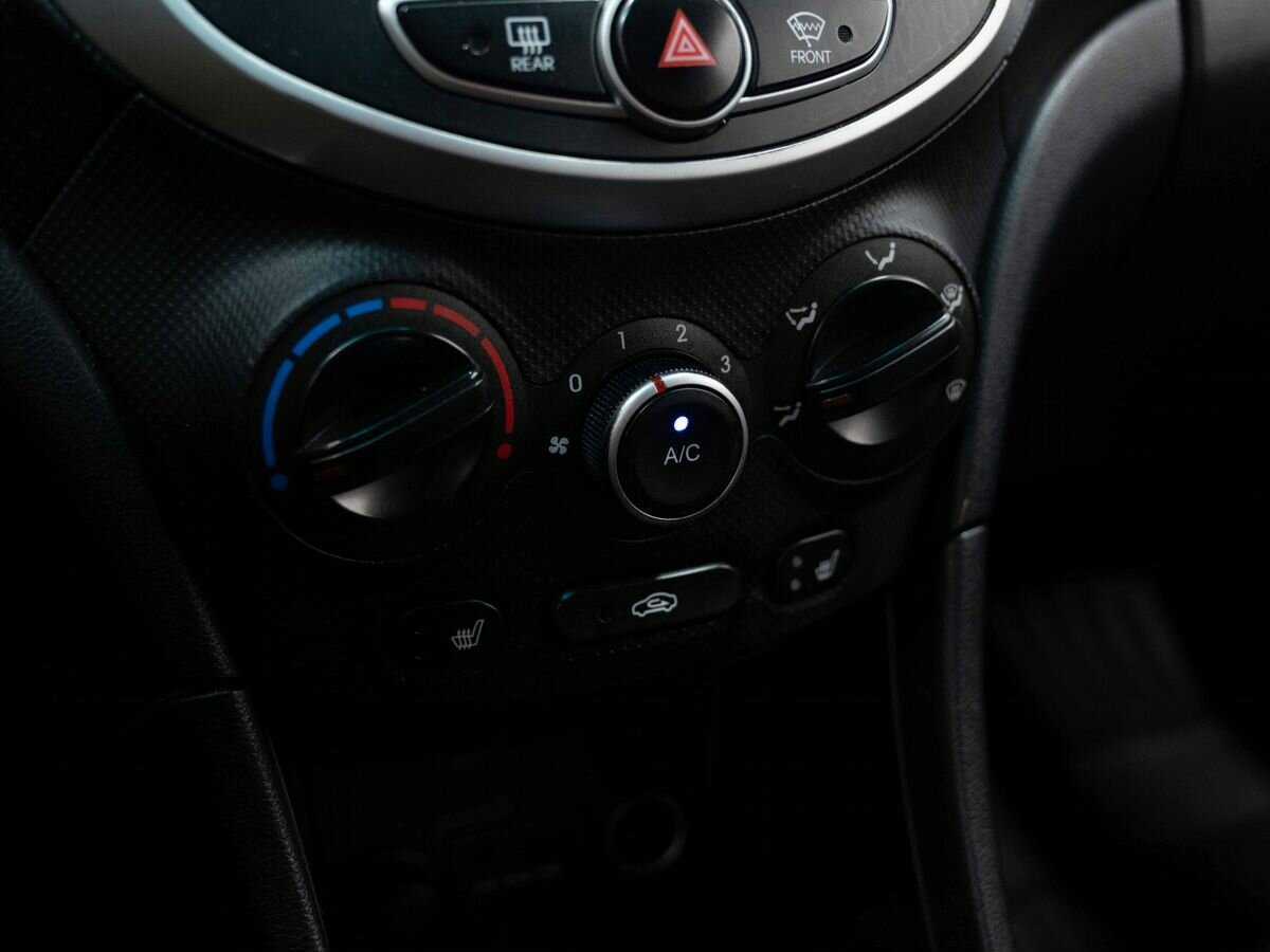 Купить Hyundai Solaris, 2013, 117 000 км, фото №20