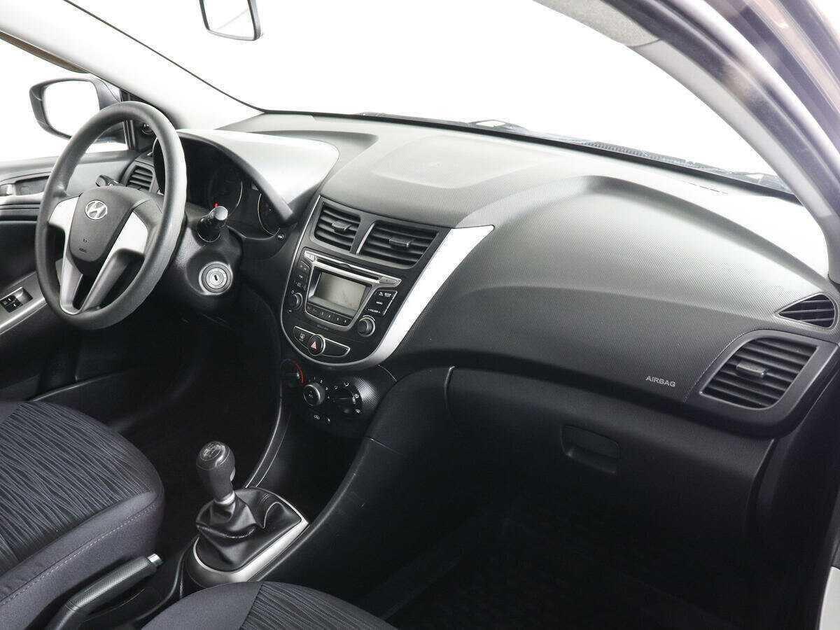 Купить Hyundai Solaris, 2016, 58 861 км, фото №10