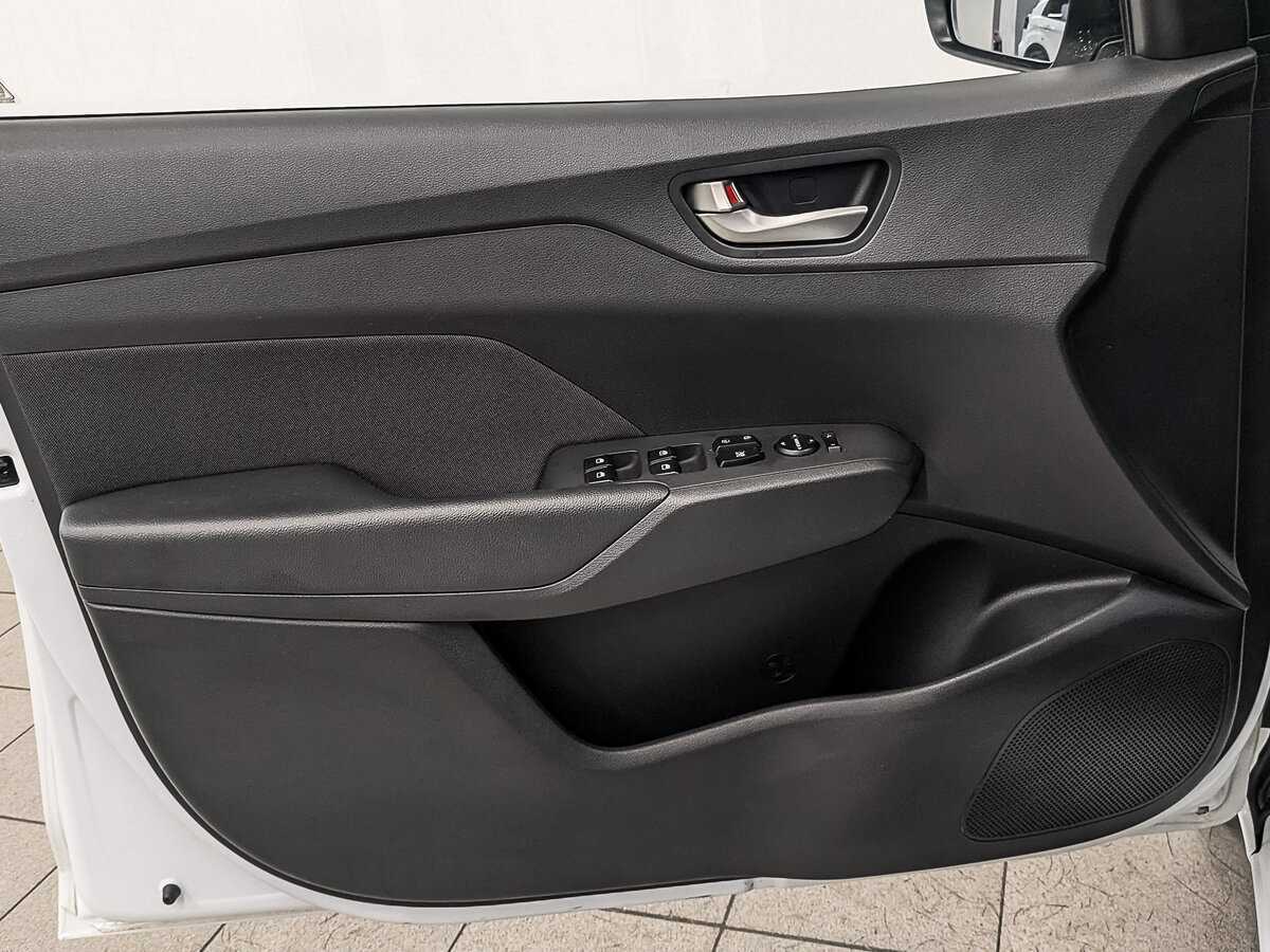 Купить Hyundai Solaris, 2017, 88 966 км, фото №19