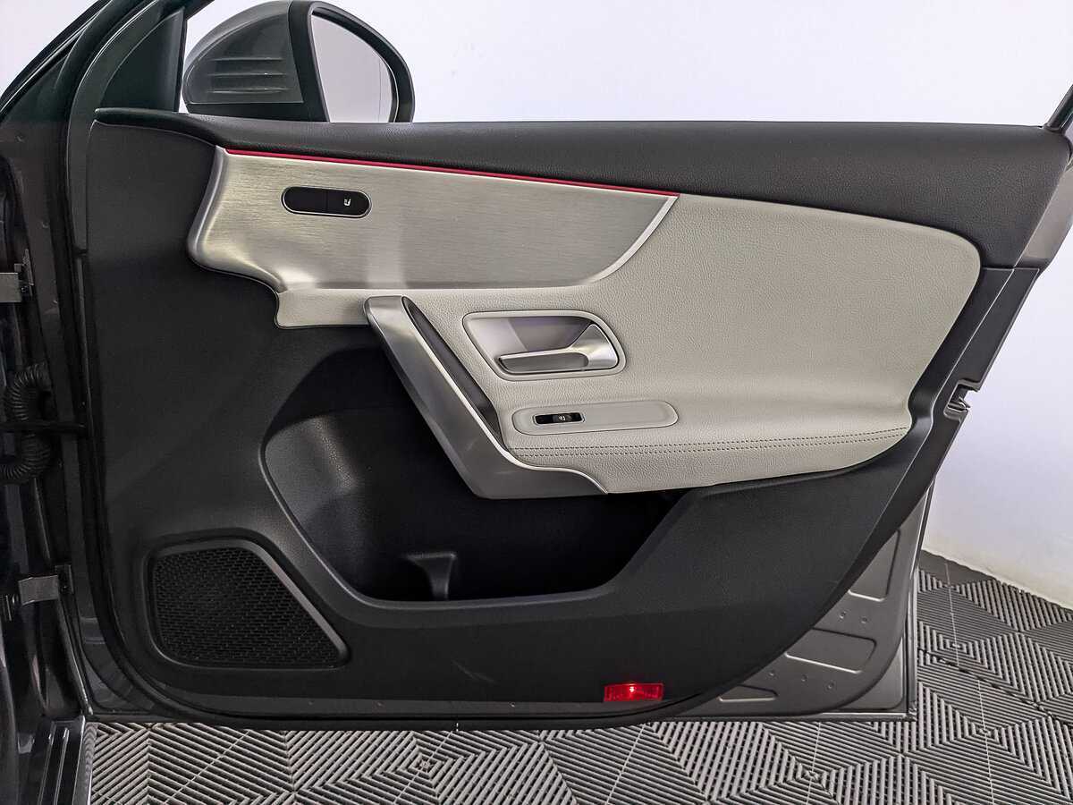 Купить Mercedes-Benz A-Класс 200, 2019, 76 134 км, фото №25