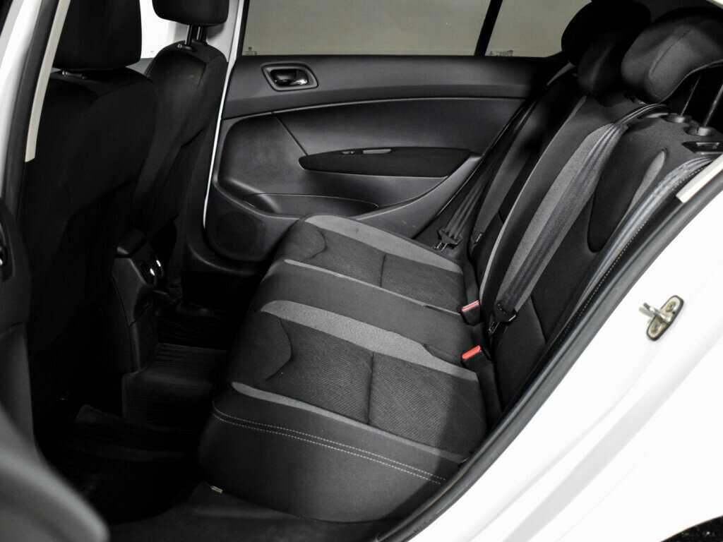 Купить Peugeot 408, 2016, 208 197 км, фото №11