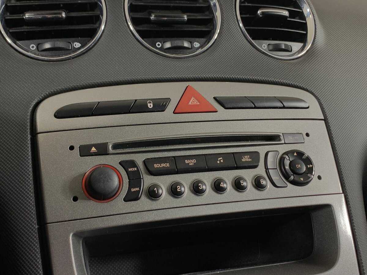 Купить Peugeot 308, 2012, 152 975 км, фото №16