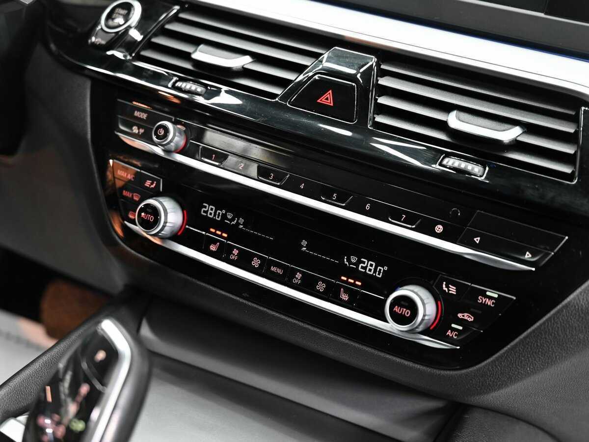 Купить BMW 5 серии 520d xDrive, 2017, 178 000 км, фото №11