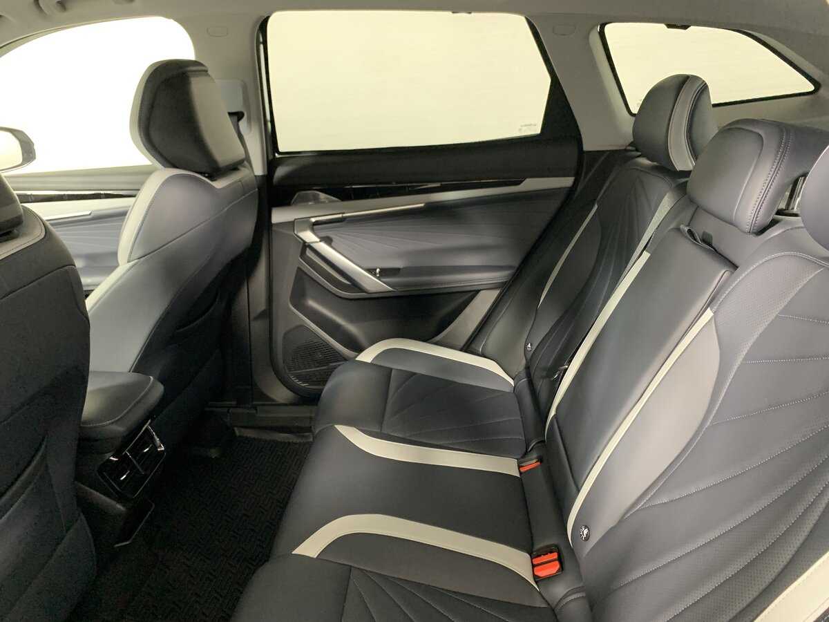 Купить Geely Atlas, 2023, 5 739 км, фото №20