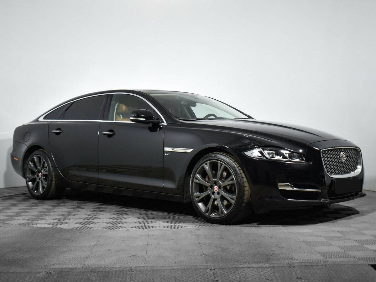 Jaguar XJ
