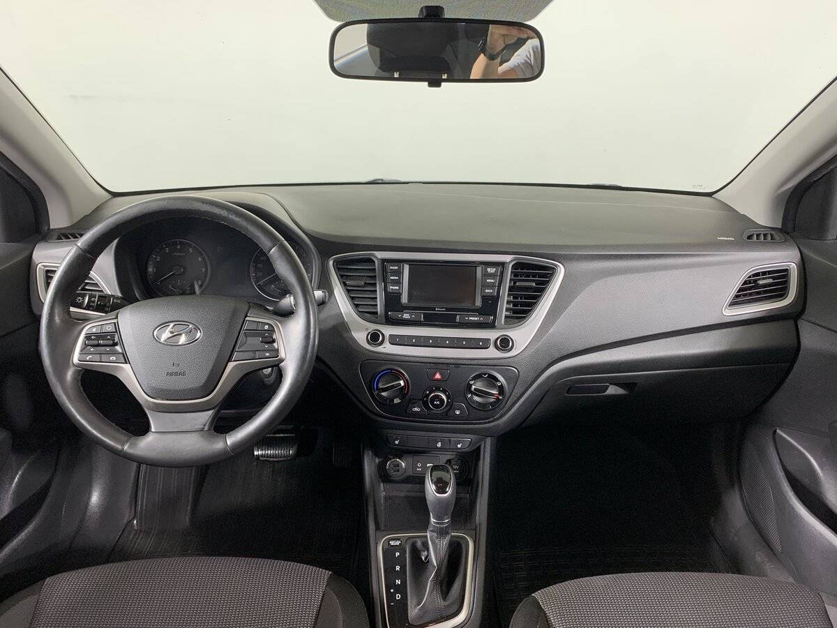 Купить Hyundai Solaris, 2017, 127 099 км, фото №12