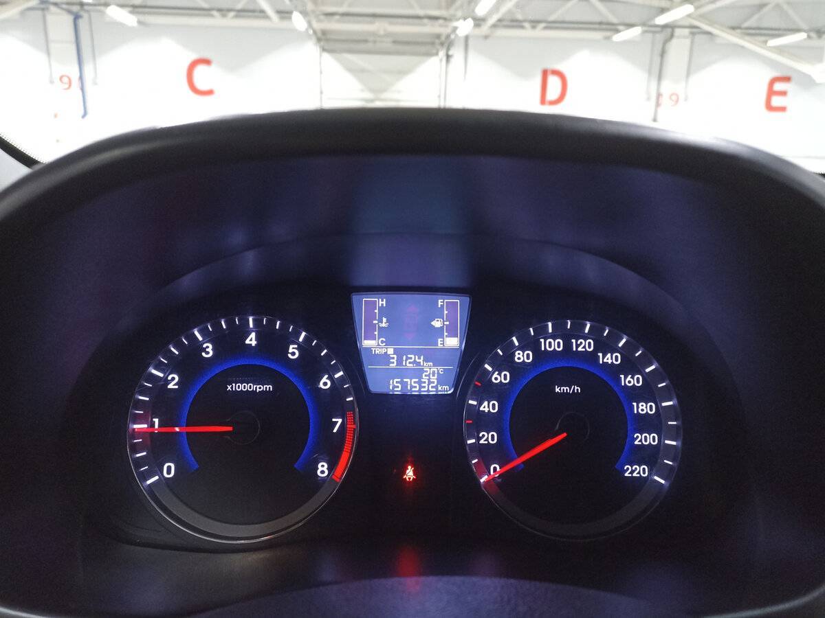 Купить Hyundai Solaris, 2015, 157 533 км, фото №13