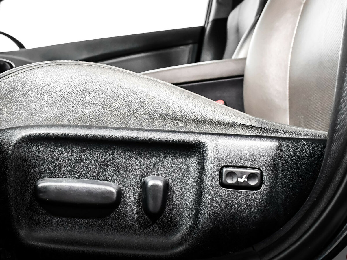 Купить Toyota Avensis III Рестайлинг, 2012, 246 856 км, фото №12