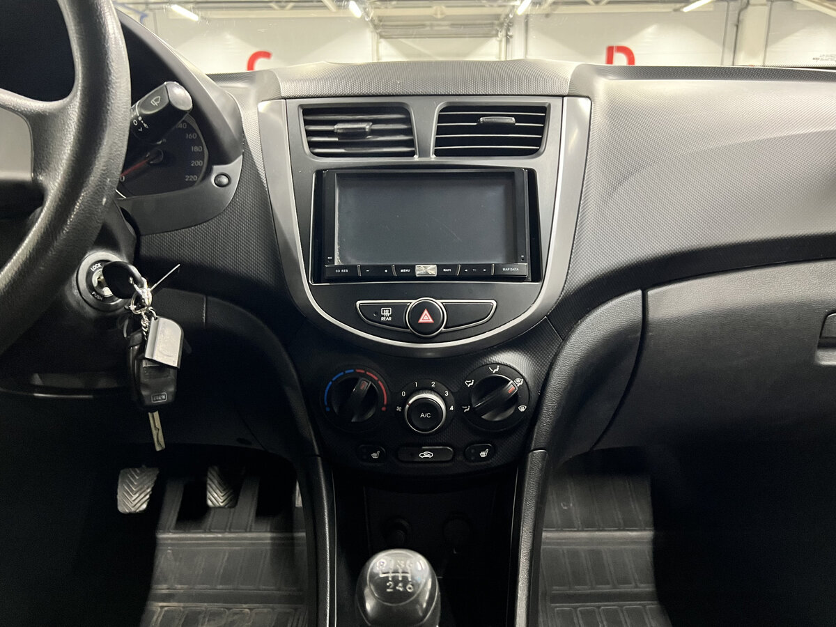 Купить Hyundai Solaris I Рестайлинг, 2015, 104 402 км, фото №15