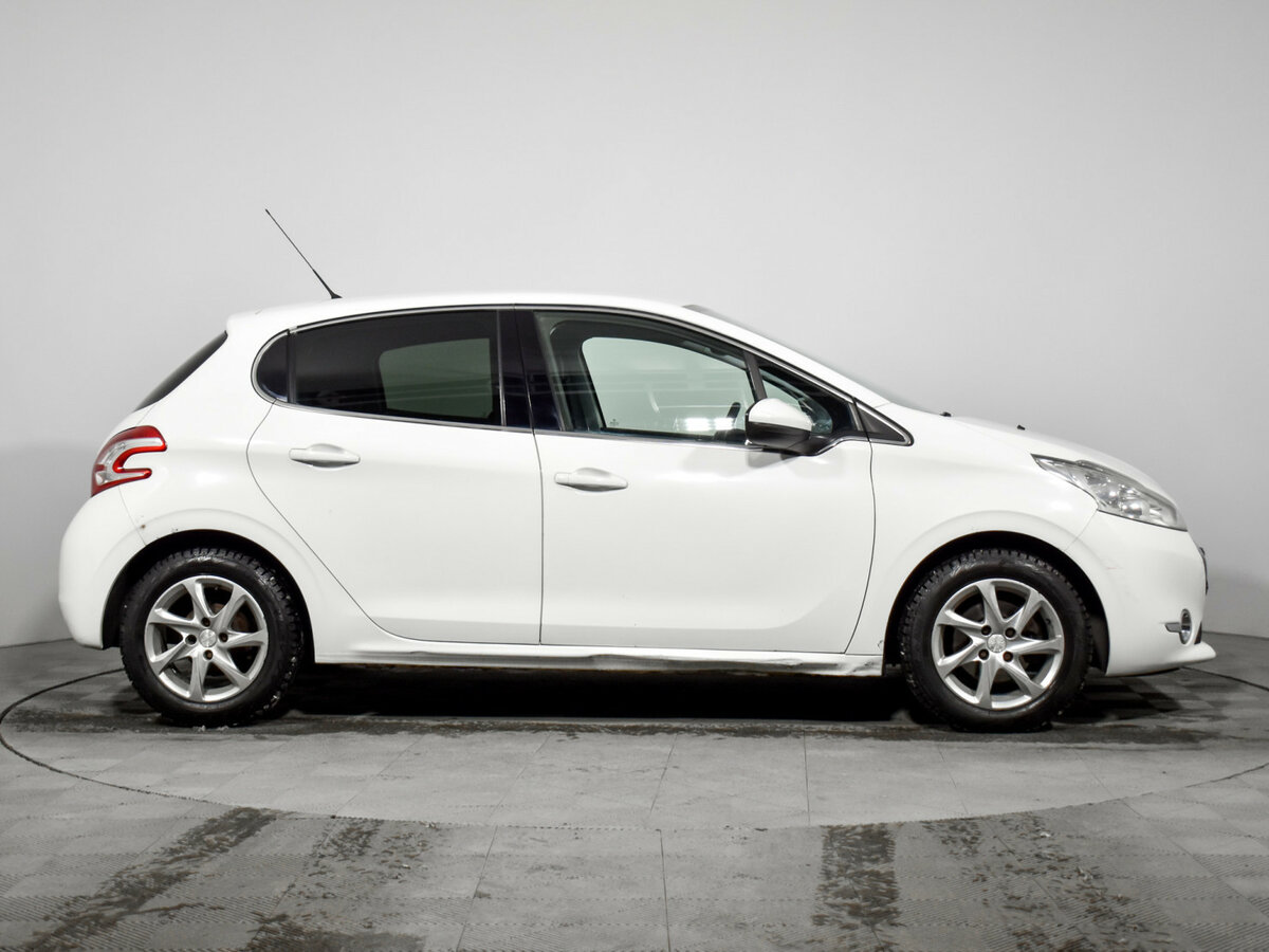 Купить Peugeot 208 I, 2013, 190 000 км, фото №4