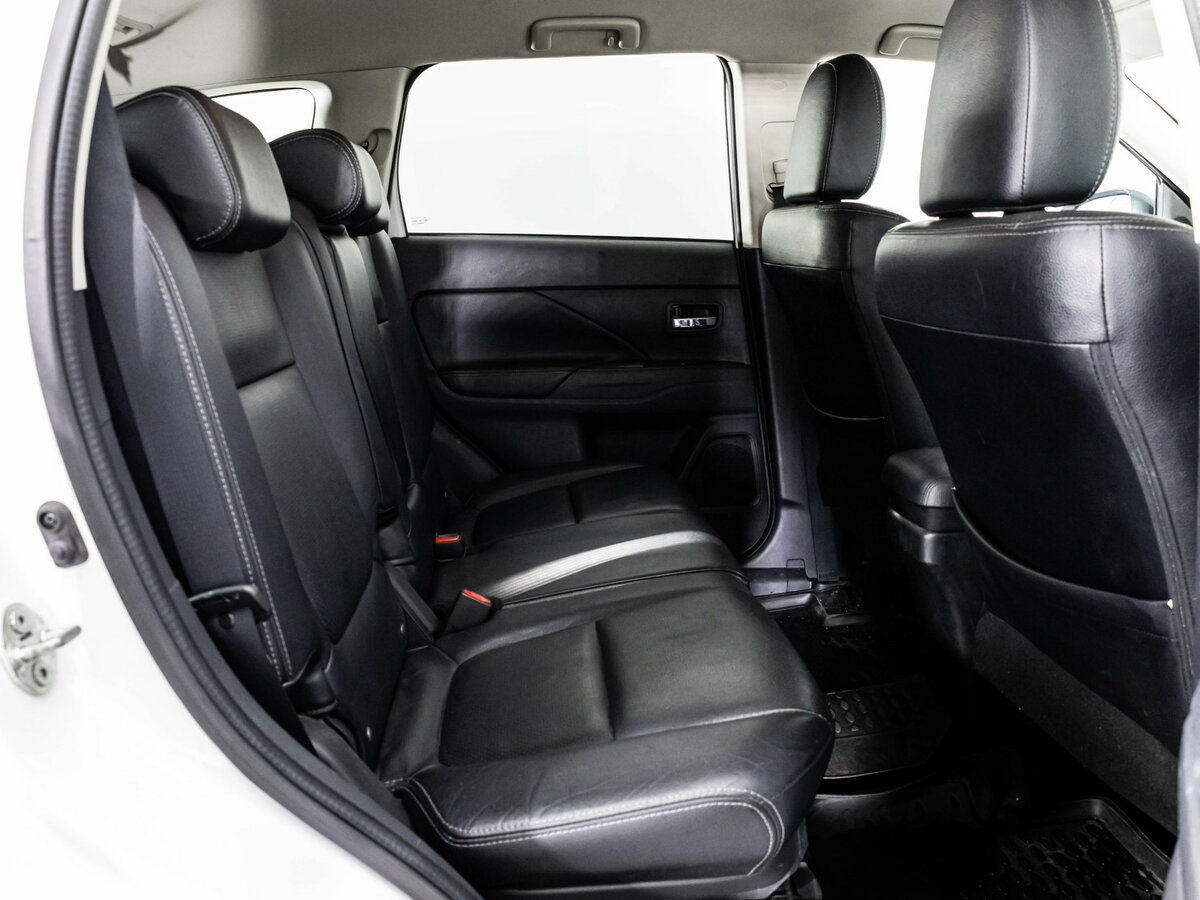 Купить Mitsubishi Outlander III Рестайлинг 2, 2017, 182 145 км, фото №15