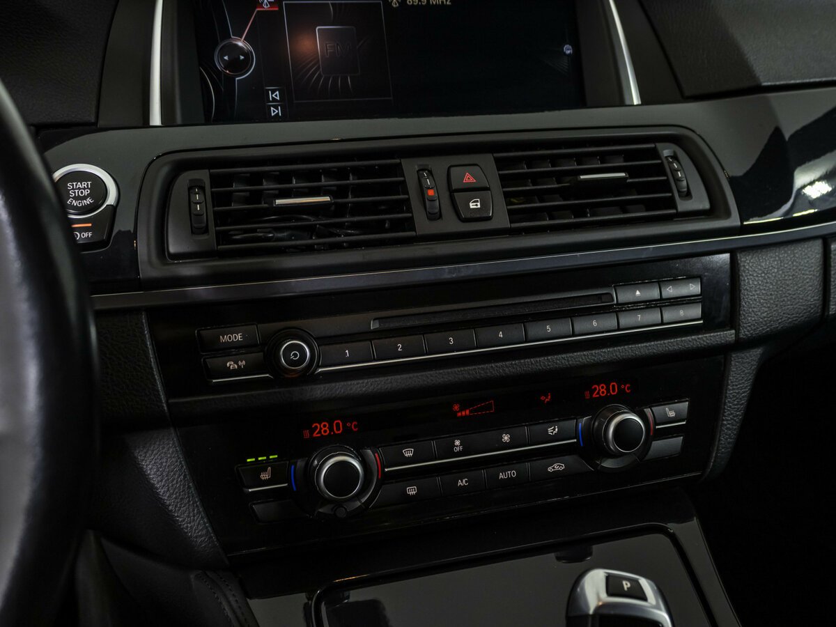 Купить BMW 5 серии 528i xDrive VI (F10/F11/F07) Рестайлинг, 2016, 150 066 км, фото №11